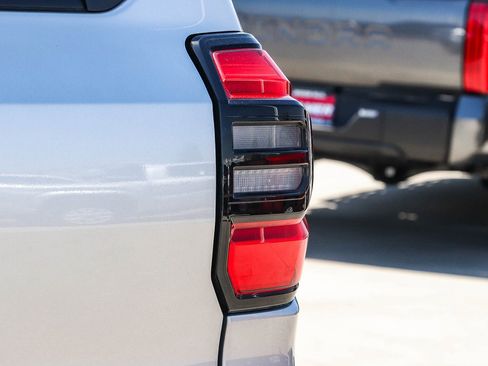 Certified 2025 Toyota 4Runner TRD Off-Road AWD/4WD image 8