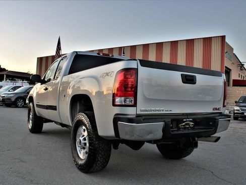Used 2012 GMC Sierra 2500 SLE w/ SLE Preferred Package image 4