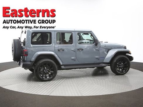 Used 2025 Jeep Wrangler Unlimited Sahara AWD/4WD image 43