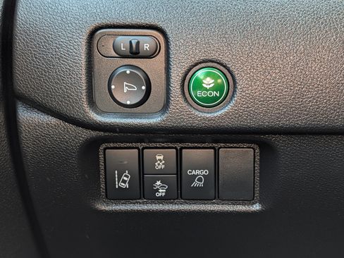 Used 2025 Honda Ridgeline Sport image 29