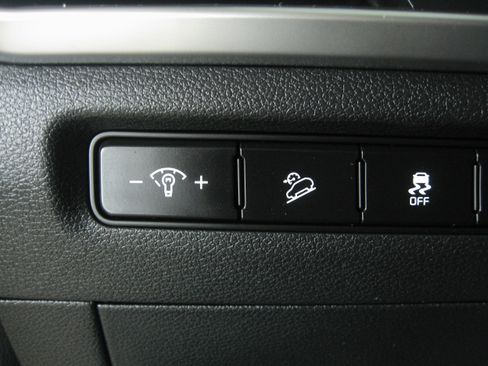 Certified 2023 Kia Telluride LX image 16