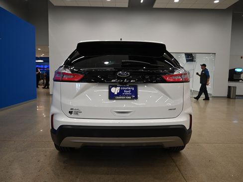 Certified 2023 Ford Edge SEL image 7