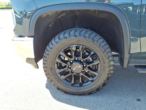 Used 2025 Chevrolet Silverado 2500 LTZ w/ LTZ Convenience Package AWD/4WD image 22