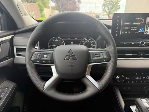 New 2026 Mitsubishi Outlander AWD image 8