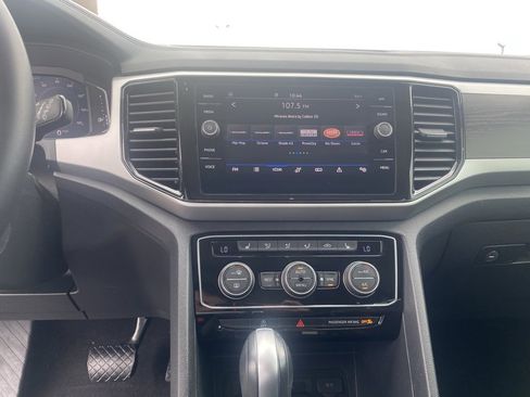 Used 2023 Volkswagen Atlas SE w/ Panoramic Sunroof Package image 14