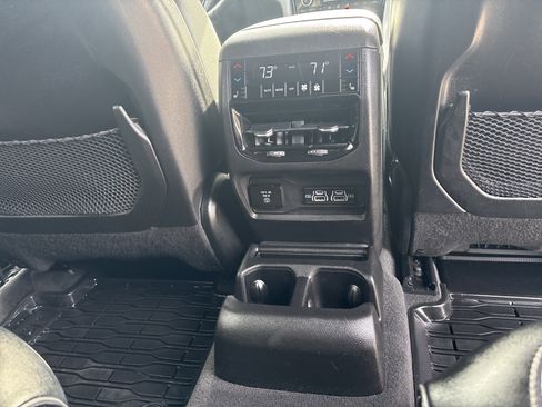 Used 2022 Jeep Grand Cherokee L Overland w/ Luxury Tech Group IV image 9