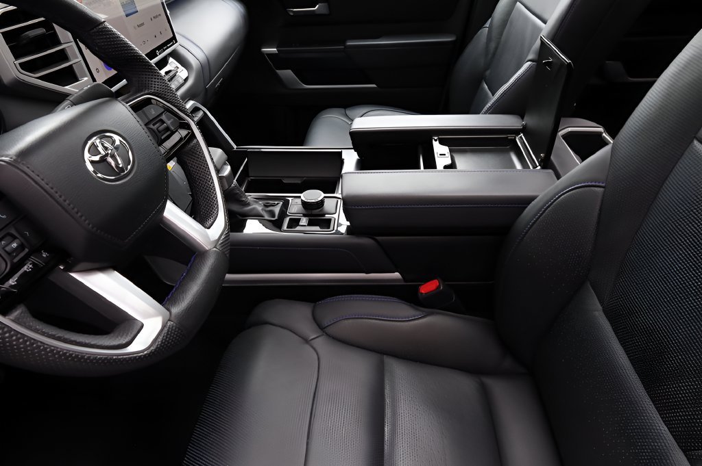 Used 2024 Toyota Tundra Platinum AWD/4WD image 39