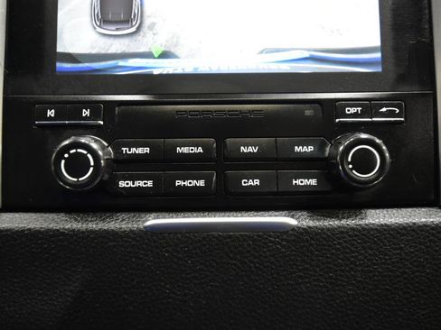 Used 2018 Porsche Macan image 30