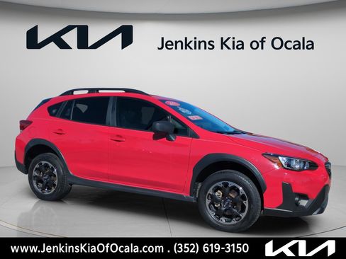 Used 2021 Subaru Crosstrek 2.0i image 2