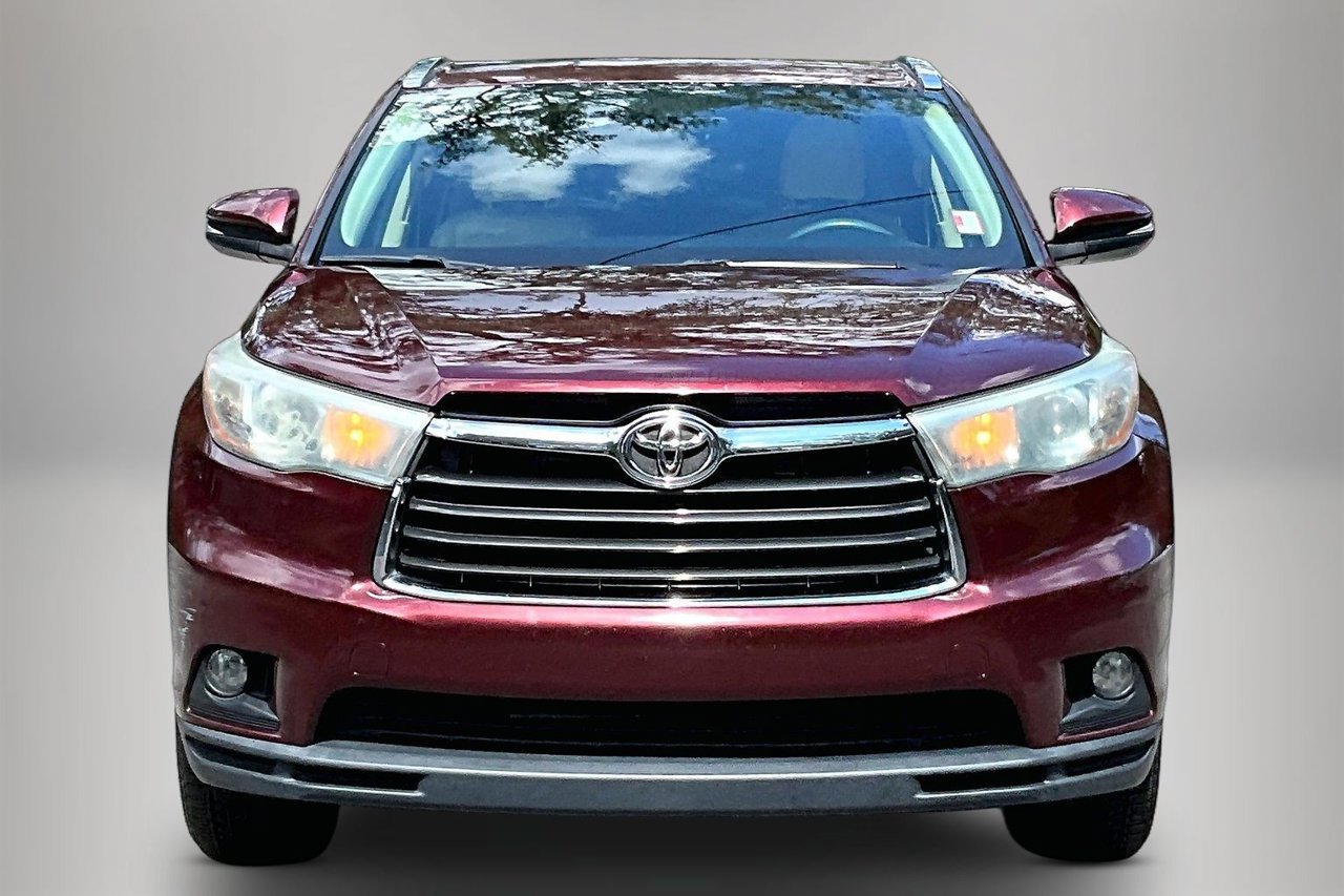 Used 2016 Toyota Highlander XLE FWD image 3