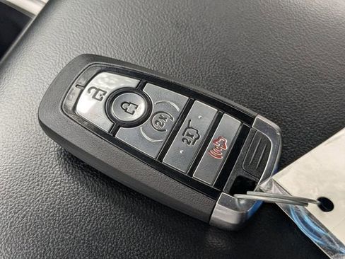 Used 2022 Ford Explorer XLT w/ Equipment Group 202A image 37