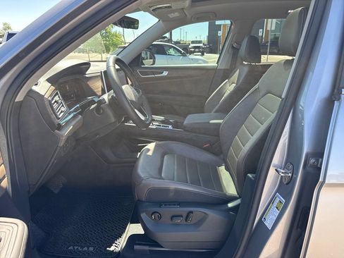 Used 2024 Volkswagen Atlas SEL AWD/4WD image 23