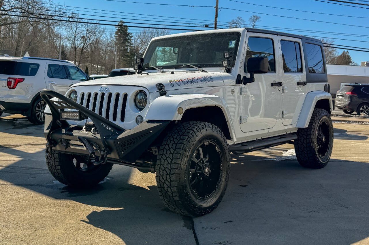Used 2014 Jeep Wrangler Unlimited Sahara w/ Dual Top Group AWD/4WD image 8