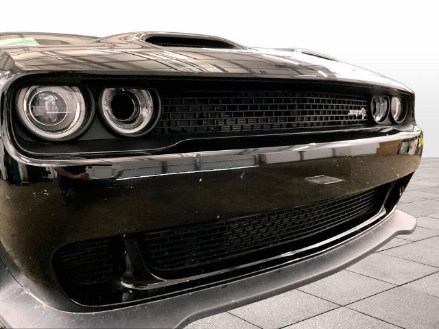 Used 2022 Dodge Challenger SRT Hellcat w/ Plus Package RWD image 29