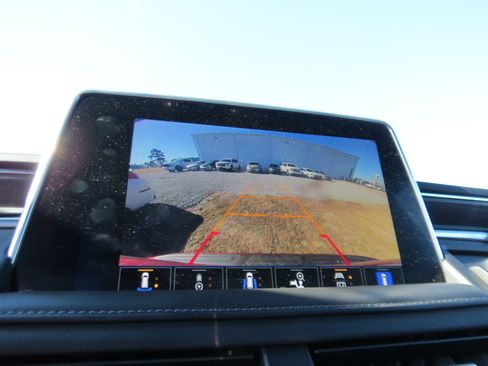 Used 2024 Chevrolet Tahoe Z71 w/ Z71 Off-Road Package image 23