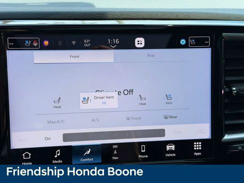 Used 2023 Chrysler Pacifica Limited w/ Uconnect Theater Family Group image 28