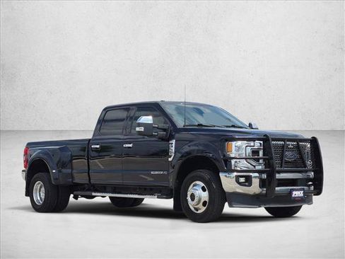 Used 2022 Ford F350 Lariat w/ Lariat Ultimate Package AWD/4WD image 3