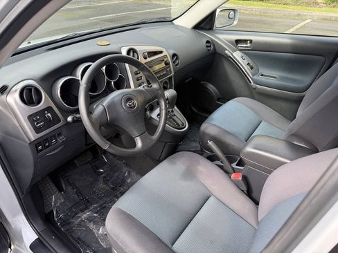 Used 2006 Toyota Matrix XR FWD image 12