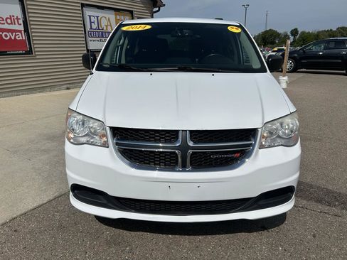 Used 2014 Dodge Grand Caravan SXT w/ Quick Order Package 29G SXT FWD image 2