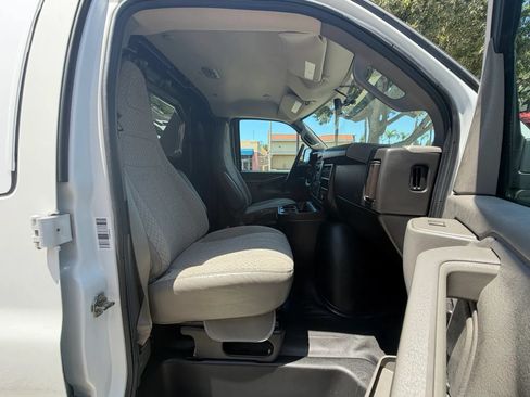 Used 2022 Chevrolet Express 2500 w/ Driver Convenience Package RWD image 21