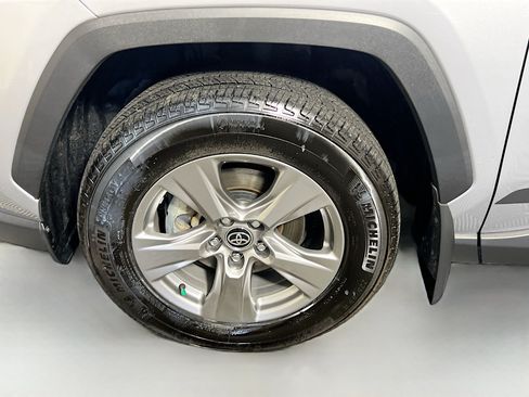 Used 2023 Toyota RAV4 LE AWD/4WD image 13