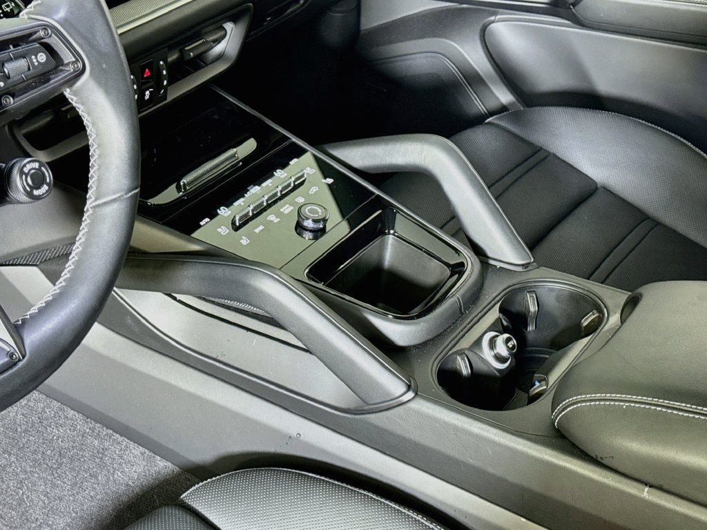Certified 2025 Porsche Cayenne S AWD/4WD image 21