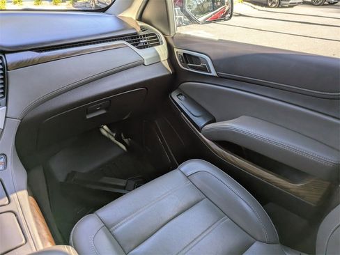 Used 2019 GMC Yukon XL Denali w/ Enhanced Security Package image 17