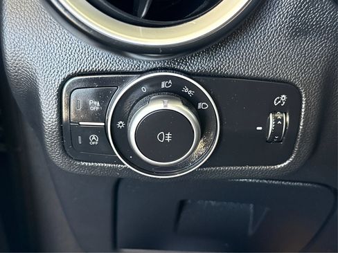Used 2018 Alfa Romeo Stelvio Ti AWD/4WD image 18