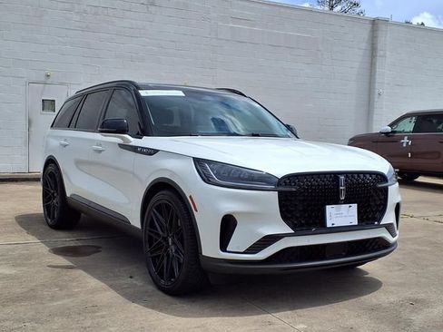 Certified 2025 Lincoln Aviator 2WD image 19