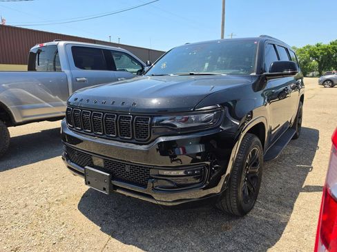 Used 2023 Jeep Wagoneer 4WD w/ Premium Group I image 1