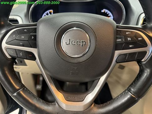 Used 2021 Jeep Grand Cherokee Laredo AWD/4WD image 22