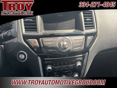 Used 2020 Nissan Pathfinder S image 22