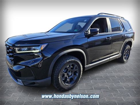 New 2025 Honda Pilot TrailSport image 3
