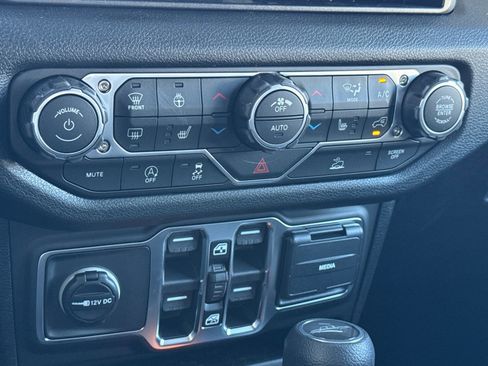 New 2026 Jeep Gladiator Sport image 18