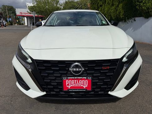 Used 2025 Nissan Altima 2.5 SR FWD image 3