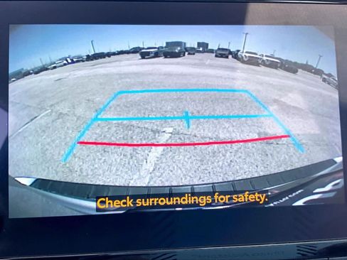Used 2023 Toyota Highlander L FWD image 26
