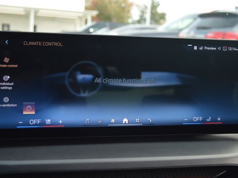 Used 2025 BMW 230i Coupe w/ M Sport Package image 21