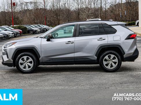 Used 2021 Toyota RAV4 LE image 8