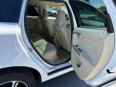 Used 2015 Volvo XC60 T6 w/ Protection Package AWD/4WD image 11