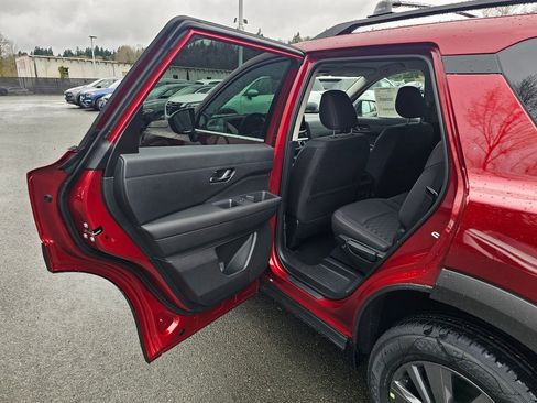 New 2026 Nissan Pathfinder SV image 19