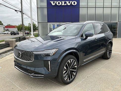 New 2026 Volvo XC90 T8 Ultra w/ Lounge Package AWD/4WD image 3