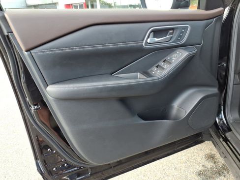 Certified 2023 Nissan Rogue Platinum w/ Platinum Premium Package AWD/4WD image 10