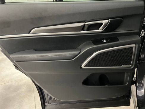 Used 2025 Kia Telluride S image 16