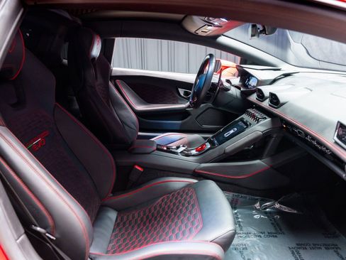 Used 2023 Lamborghini Huracan EVO AWD/4WD image 64