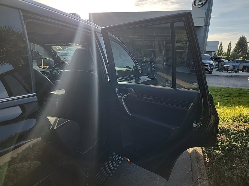 Certified 2023 Lexus GX 460 Premium w/ Premium Package AWD/4WD image 17