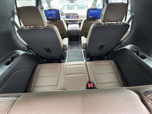 New 2026 Chevrolet Tahoe High Country AWD/4WD image 16
