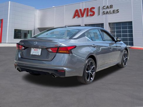 Used 2025 Nissan Altima 2.5 SR AWD/4WD image 6