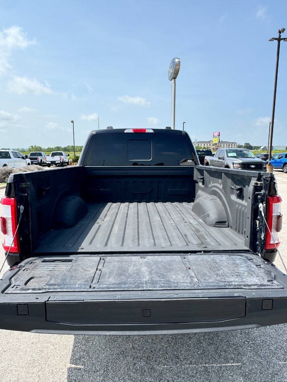 Used 2023 Ford F150 Lariat w/ Equipment Group 502A High AWD/4WD image 17