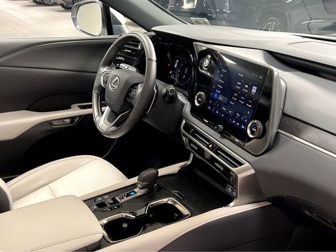 Certified 2024 Lexus RX 350 Premium w/ Accessory Package AWD/4WD image 33