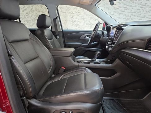 Used 2020 Chevrolet Traverse Premier image 11